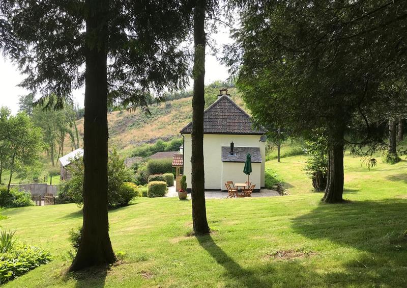 The setting around Barn Owl Cottage