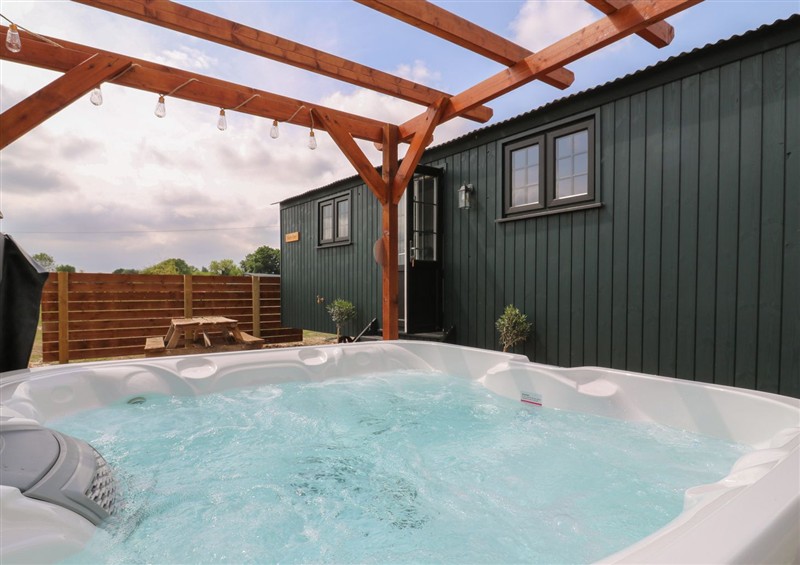 Enjoy the hot tub at Barn Owl, Lode near Bottisham