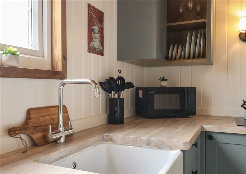 Kitchen (photo 2) at Barn Owl, Lode near Bottisham