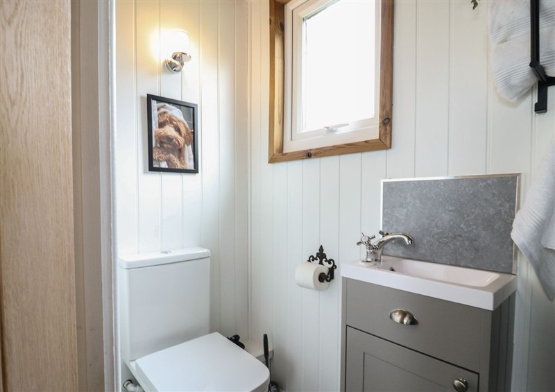 The bathroom (photo 2) at Barn Owl, Lode near Bottisham