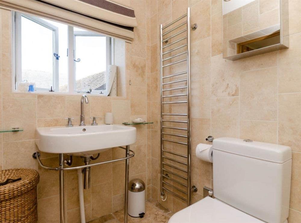 Shower room & toilet at Barn Owl Lodge in near Carsington, Derbyshire