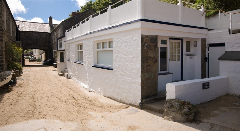 Exterior of Moryn, Morfa Nefyn, Gwynedd at Barn Owl Loft in Itteringham, Norfolk