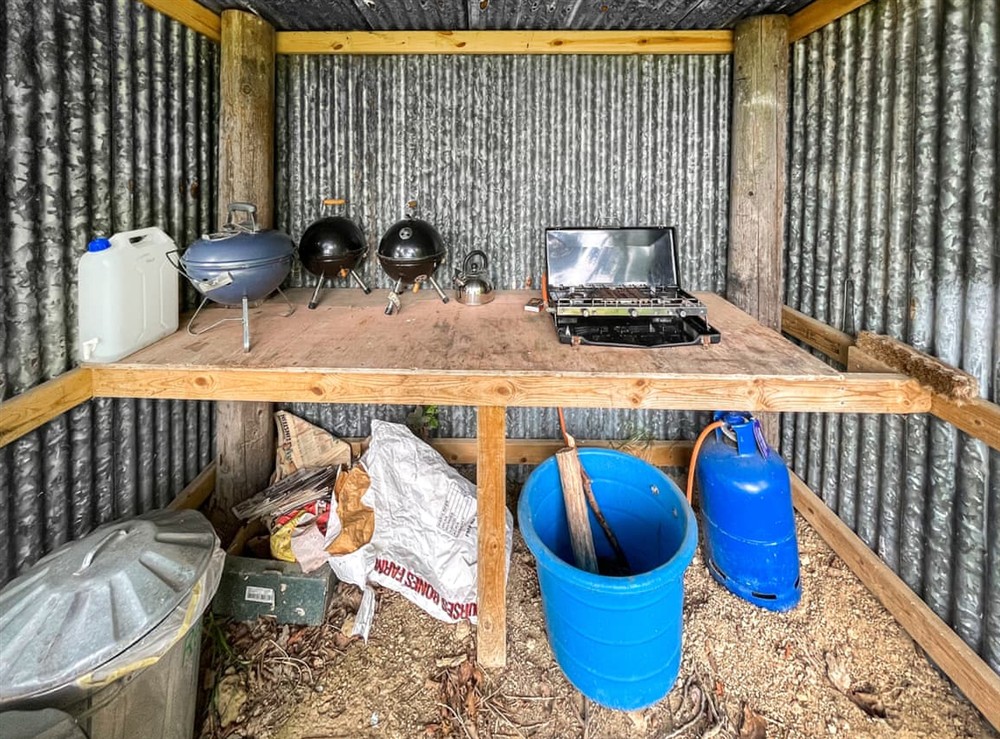 Outdoor eating area (photo 2) at Barn Owl in Shadowhurst, near Ashford, Kent
