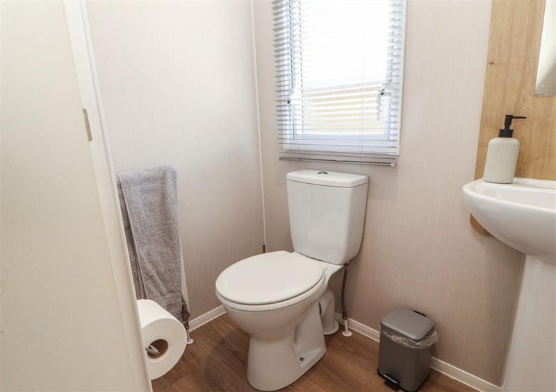 The bathroom (photo 2) at Barneys Retreat - Docker Park Farm, Carnforth