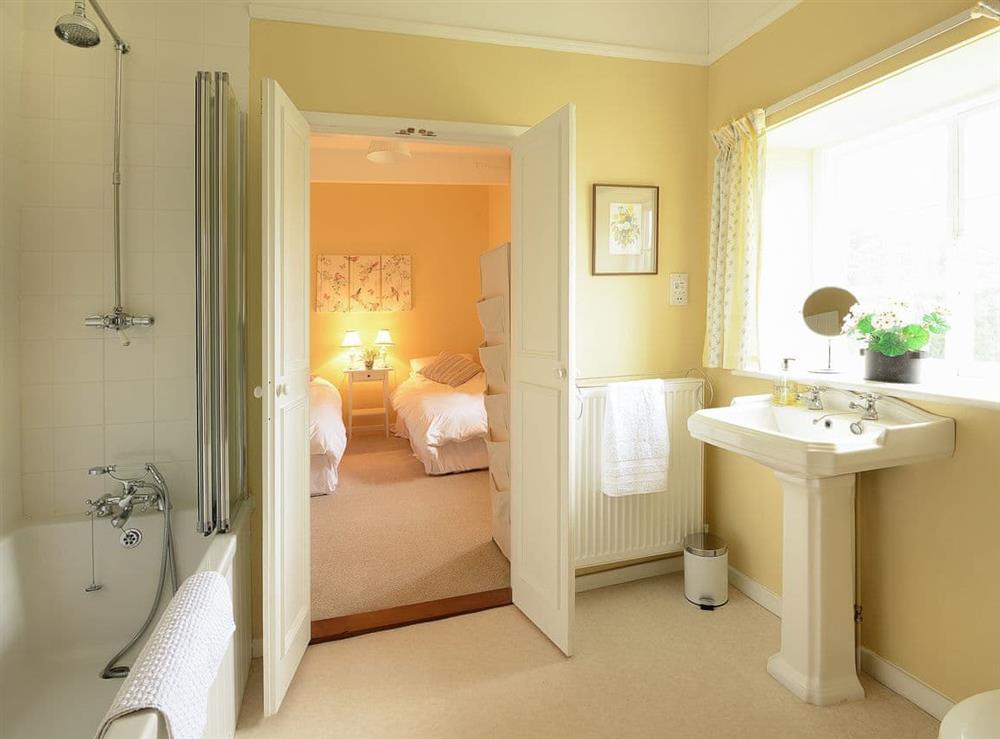 En-suite to the main bedroom at Barningham Hall Stable in Matlaske, near Sheringham, Norfolk