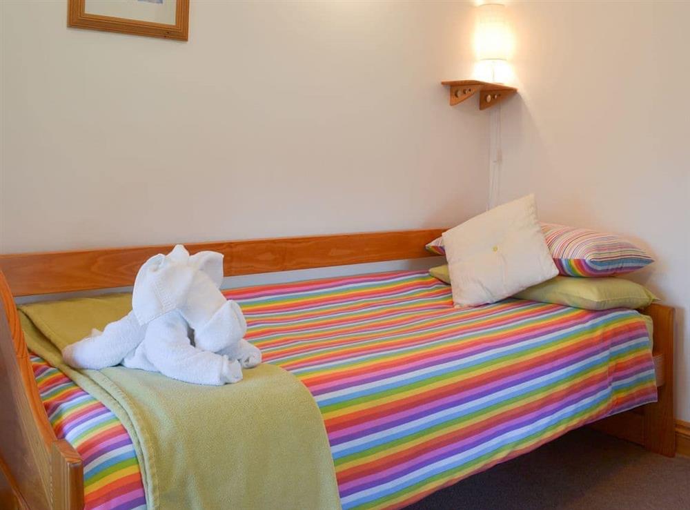 Day bed in the twin bedroom at Barton Cottage in North Petherwin, near Launceston, Cornwall