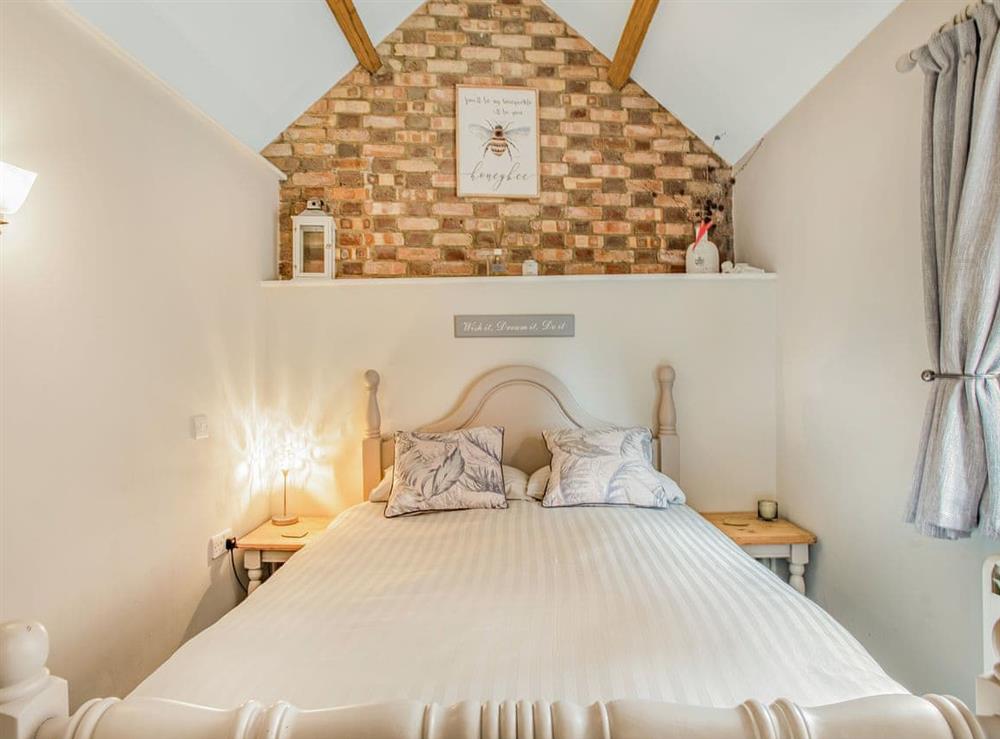 Double bedroom (photo 2) at Barwick Retreat in Bawdeswell, Norfolk
