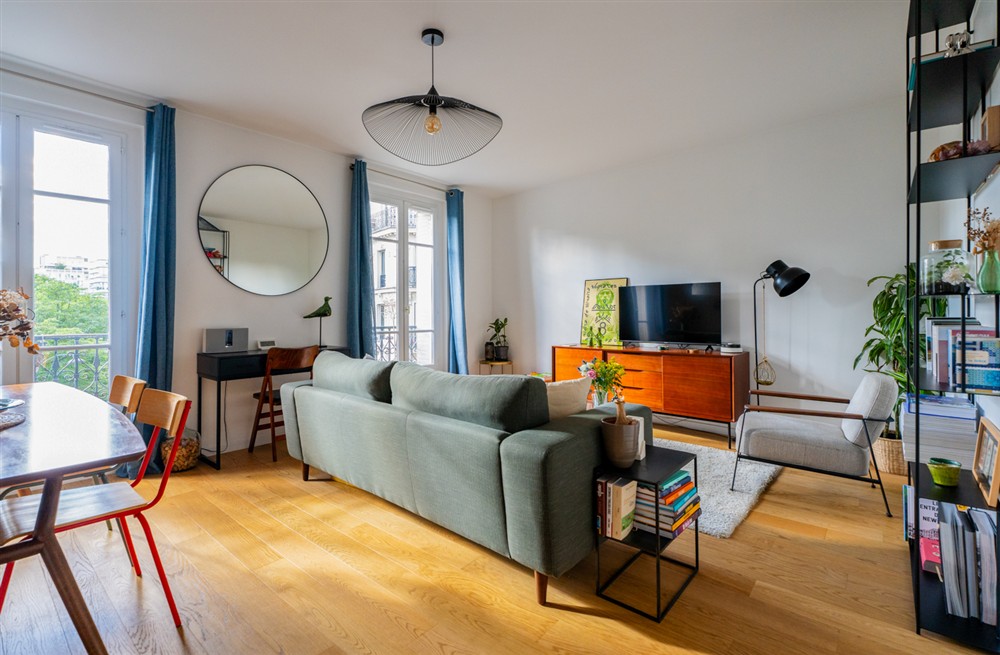 Batignolles Square View Apartment