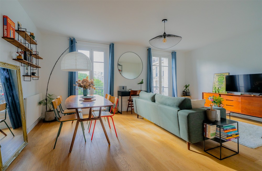 Batignolles Square View Apartment