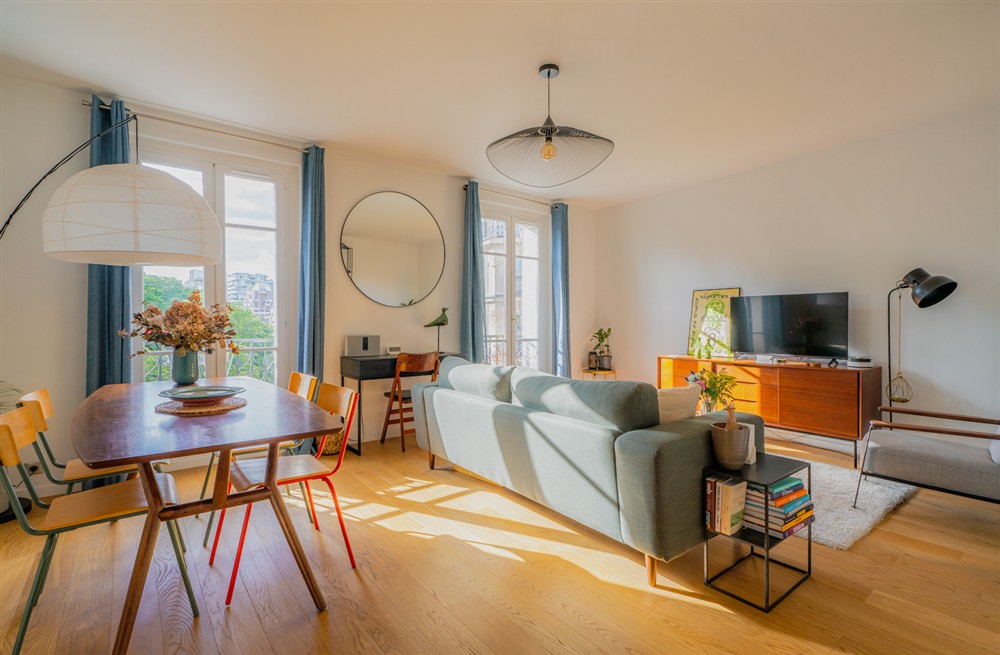 Batignolles Square View Apartment