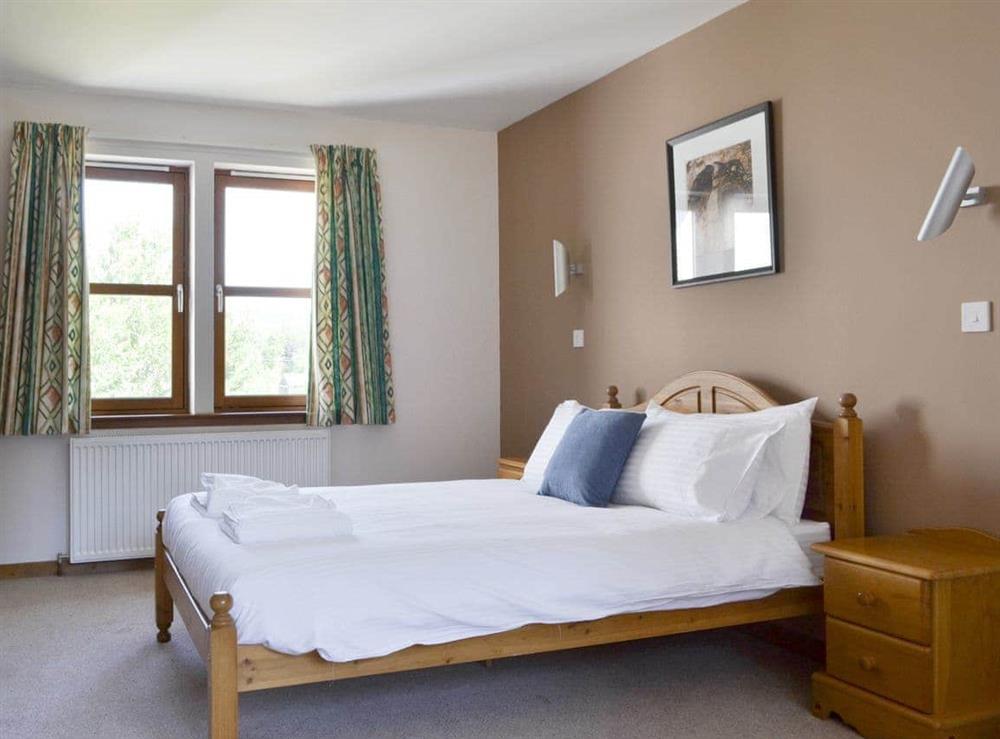 Double bedroom (photo 5) at Battanropie Lodge in Carrbridge, Inverness-Shire