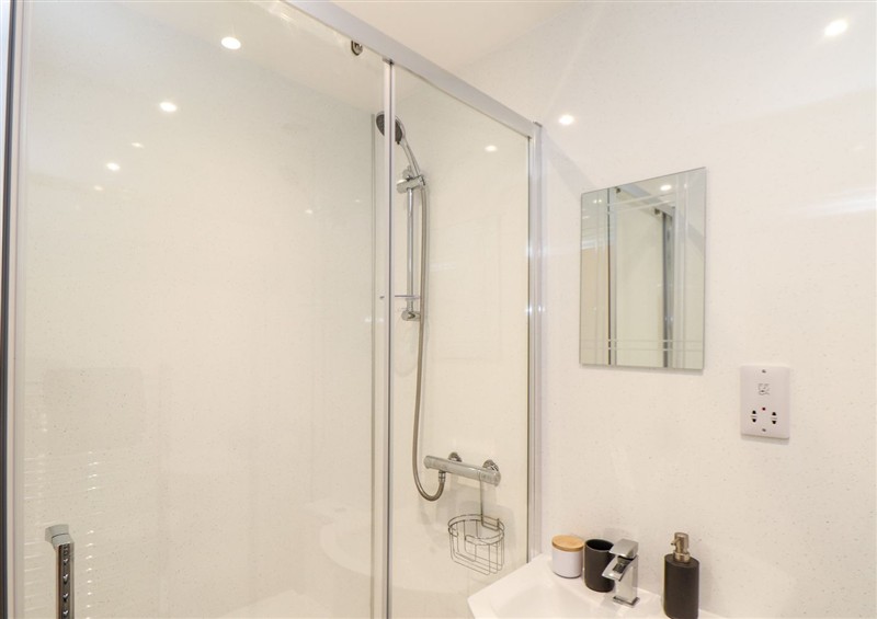 Bathroom (photo 3) at Battell Chambers, Camborne