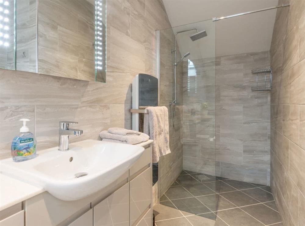 En-suite bathroom with bath, walk-in shower, toilet and heated towel rail (photo 2) at Bay Cottage in Boughton, near Downham Market, Norfolk