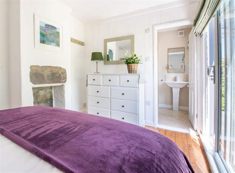 Double bedroom (photo 8) at Bay Tree in Crackington Haven, Cornwall