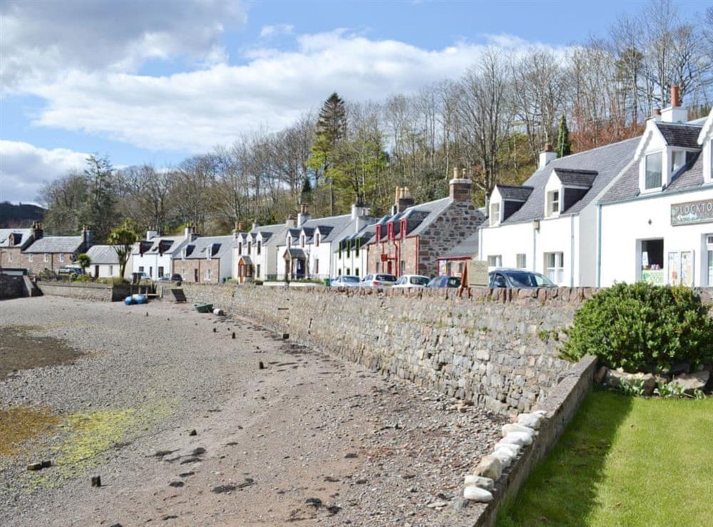 Neighbouring shoreline properties at Bayview Cottage in Plockton, Ross-Shire