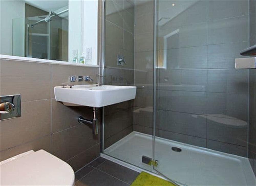 En-suite at Baywatch in 8 Pearl, Newquay