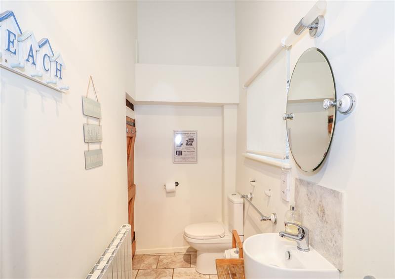 This is the bathroom at Beach Cottage, Cley-Next-The-Sea near Salthouse