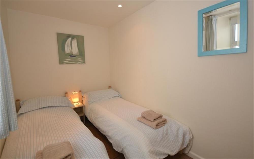 The second twin bedroom at Beach Cottage in Looe