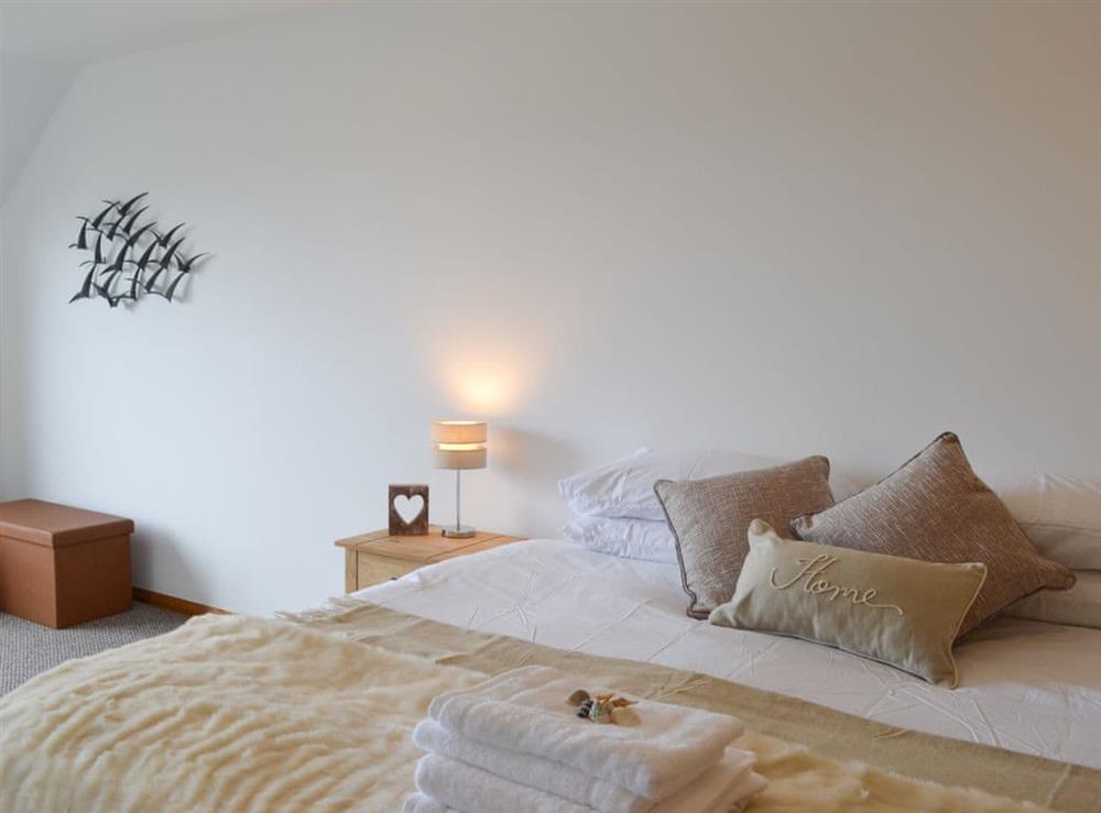 Warm and inviting double bedroom with zip and link twin beds (photo 3) at Beach House in Nairn, Highlands, Morayshire