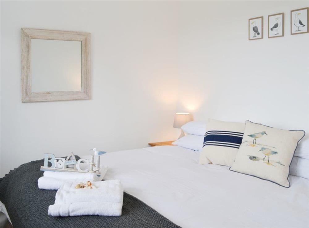 Warm and inviting double bedroom with zip and link twin beds (photo 4) at Beach House in Nairn, Highlands, Morayshire