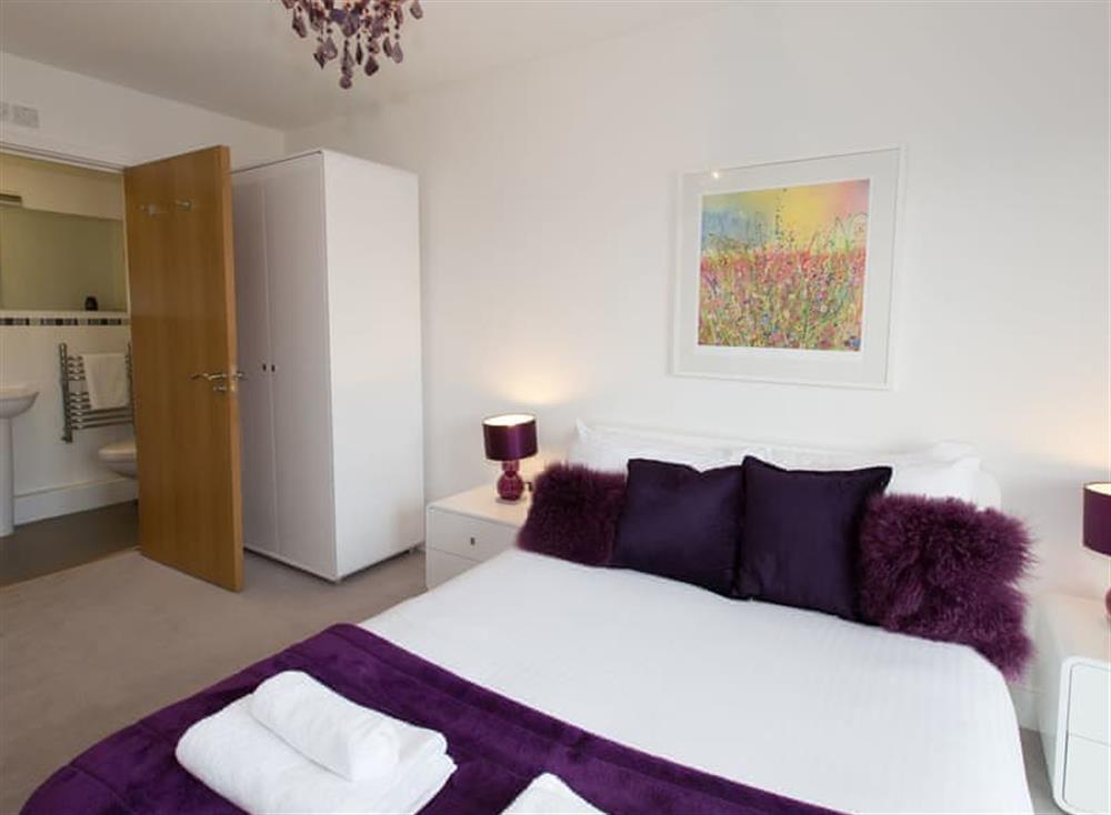 Double bedroom (photo 2) at Beach View, Ocean 1 in North Cornwall, Newquay