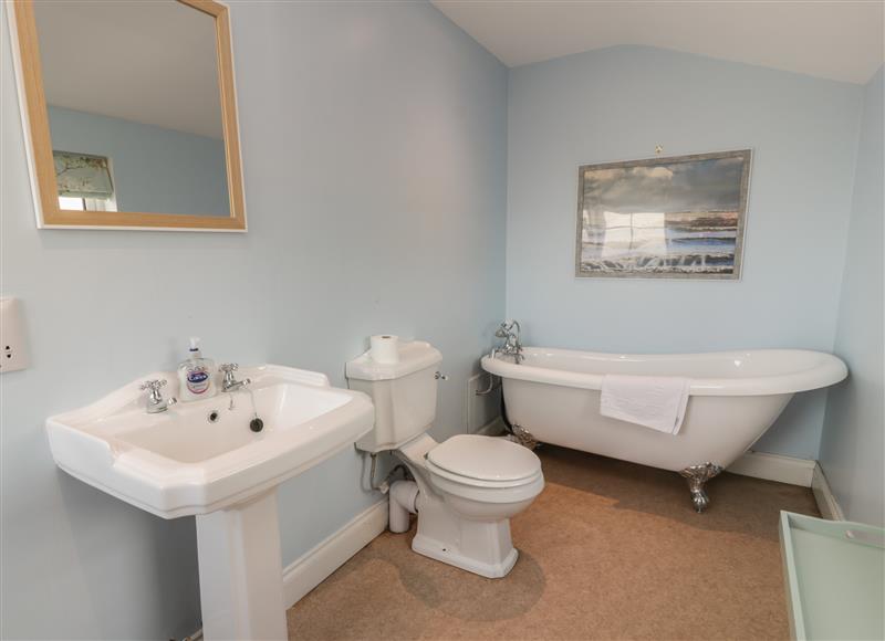 The bathroom at Beachcombers Cottage, Kirkbean near Southerness