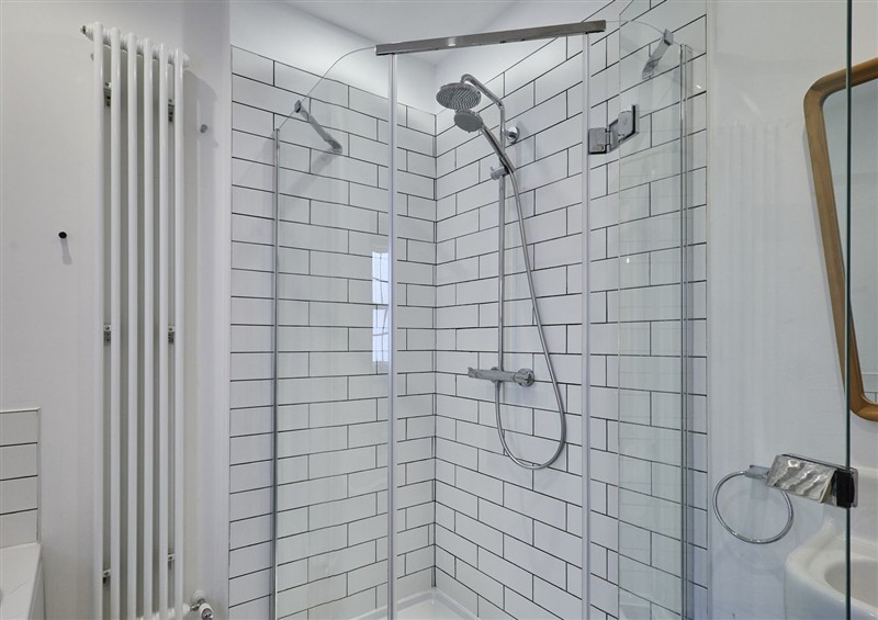 The bathroom (photo 2) at Beachside Cottage, Sandsend