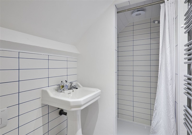 The bathroom (photo 3) at Beachside Cottage, Sandsend