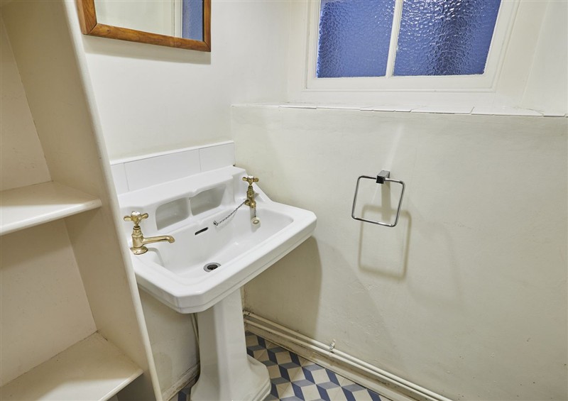 The bathroom at Beachside Cottage, Sandsend