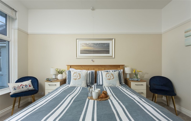 This is a bedroom (photo 3) at Beachside Fistral, Cornwall