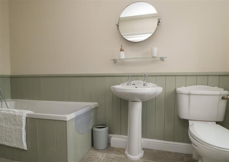 This is the bathroom at Beaconsfield Cottage, Burniston near Scalby