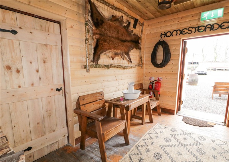 The setting of Bear Claw Lodge at Bear Claw Lodge, Castlerock