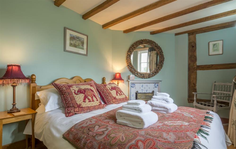 Double bedroom with 5’ bed in House at Bearwood House and Cottage, Pembridge, near Leominster