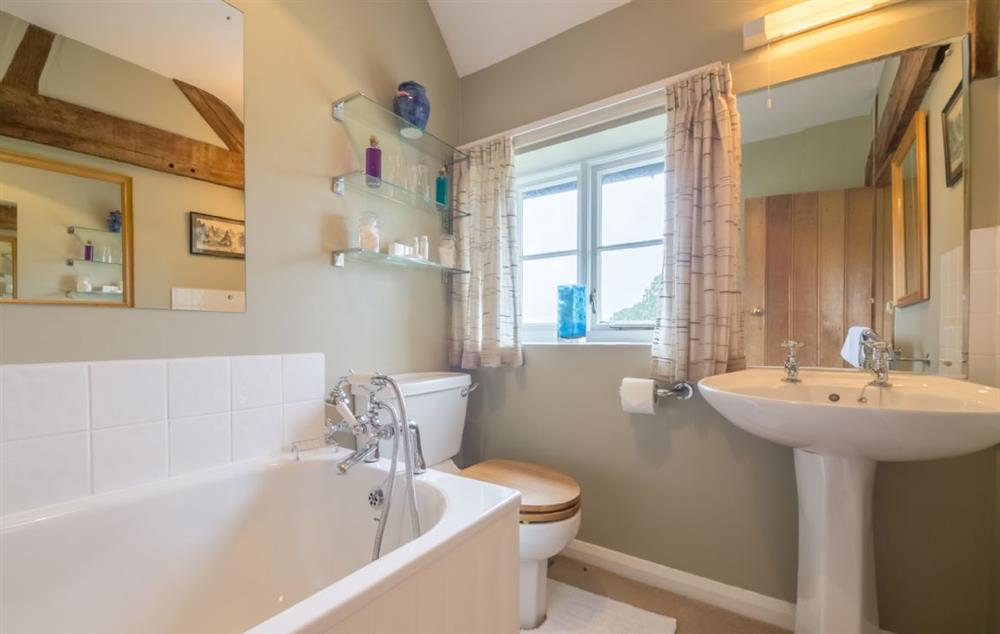 En-suite bathroom in House at Bearwood House and Cottage, Pembridge, near Leominster