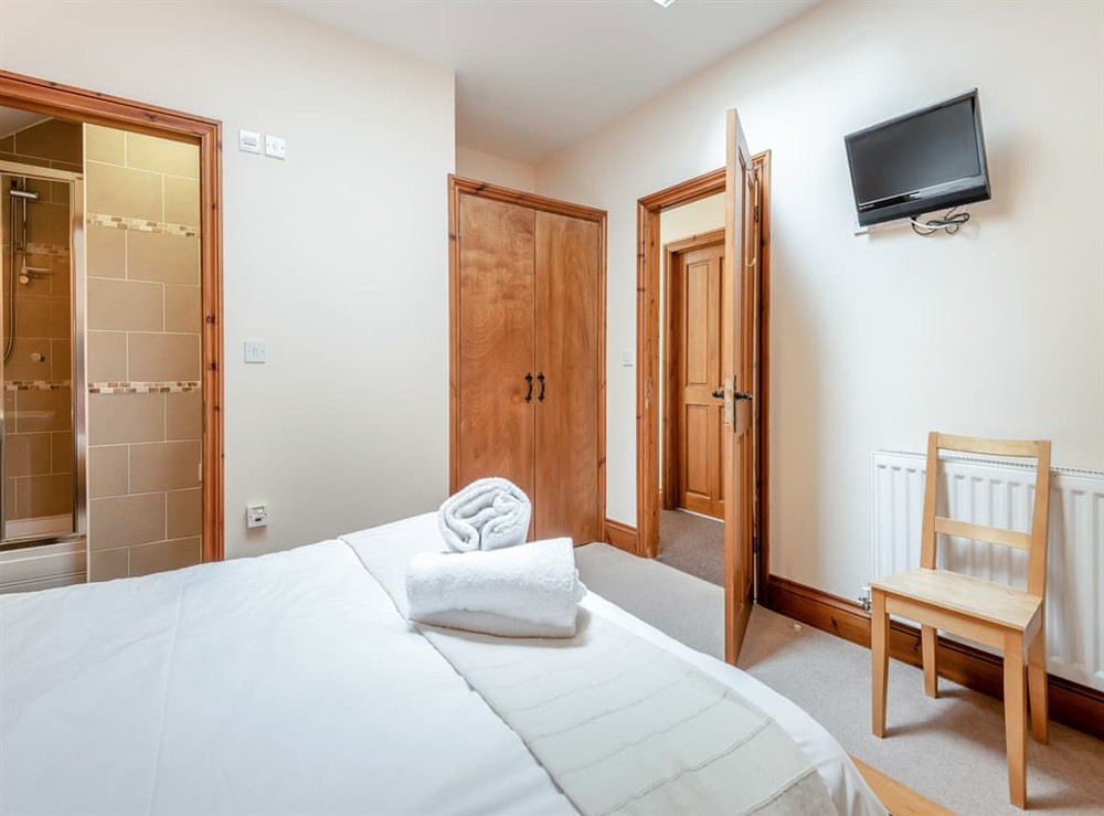 Double bedroom (photo 2) at Beatrice in Blandford Forum, Dorset