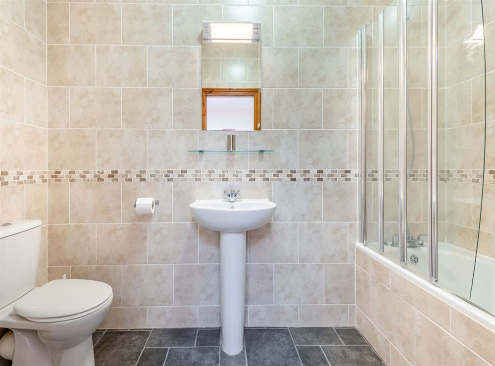 En-suite (photo 3) at Beatrice in Blandford Forum, Dorset