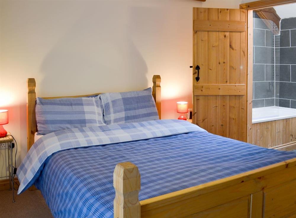 Well presented double bedroom at Beckaveans Granary, 