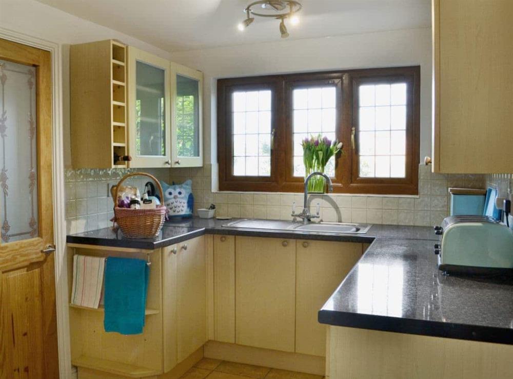 Kitchen/diner (photo 3) at Beech Cottage in Kirkby on Bain, near Woodhall Spa, Lincolnshire
