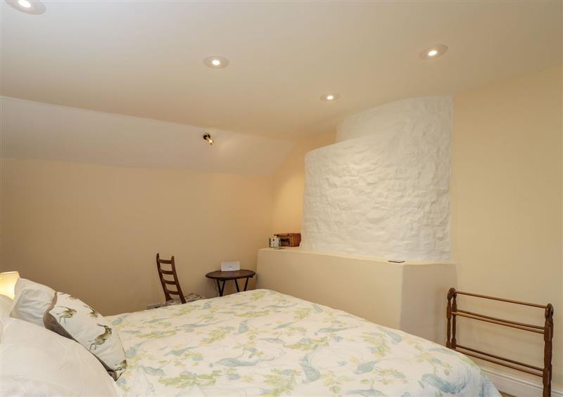 A bedroom in Beech Cottage at Beech Cottage, Randwick near Stroud