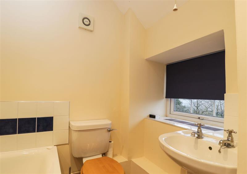 The bathroom at Beech Cottage, Randwick near Stroud