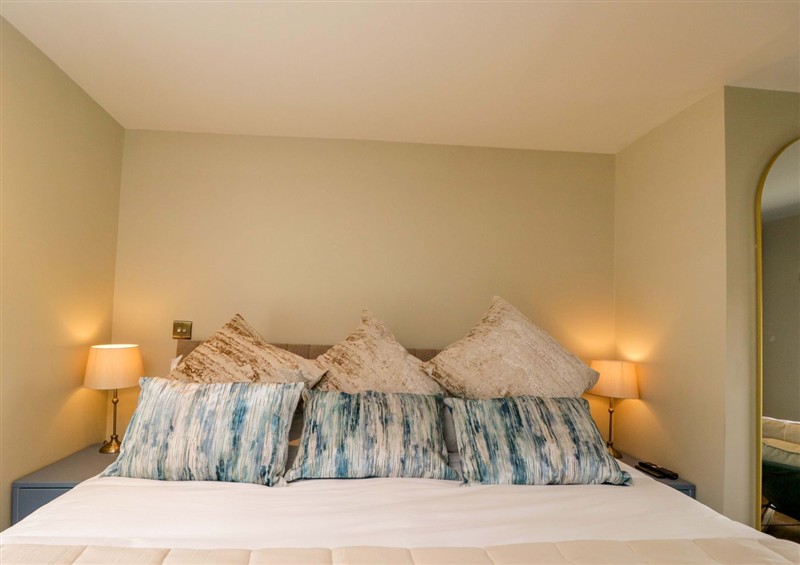 One of the 2 bedrooms at Beech, Elcot near Kintbury
