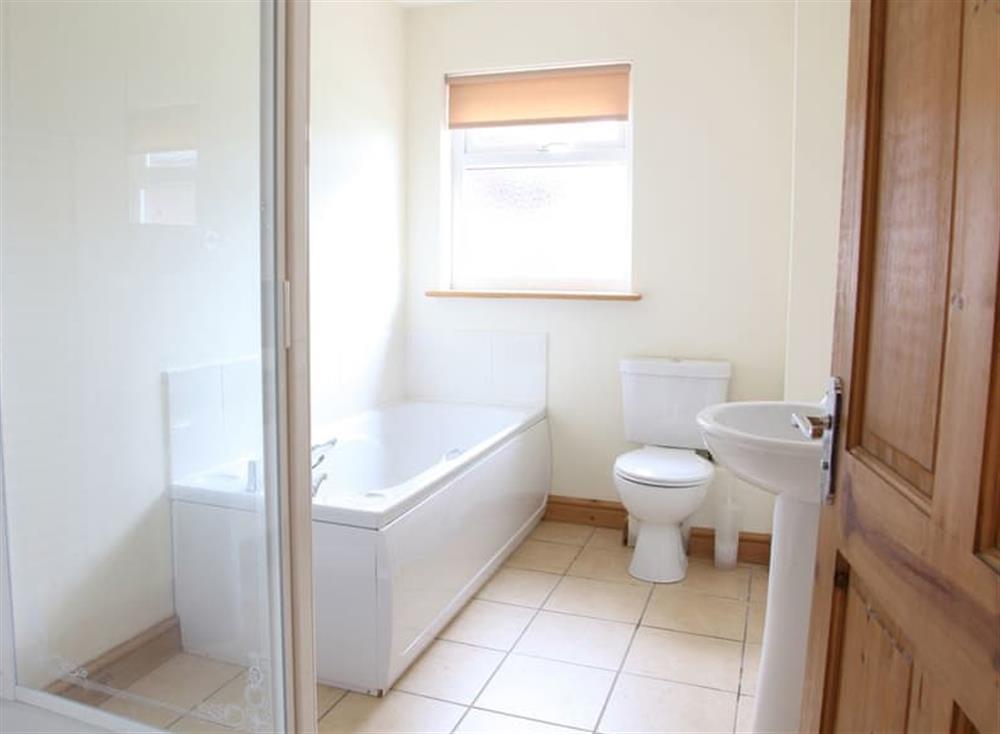 Bathroom at Beech Lodge in Watergate Bay & Mawgan Porth, North Cornwall