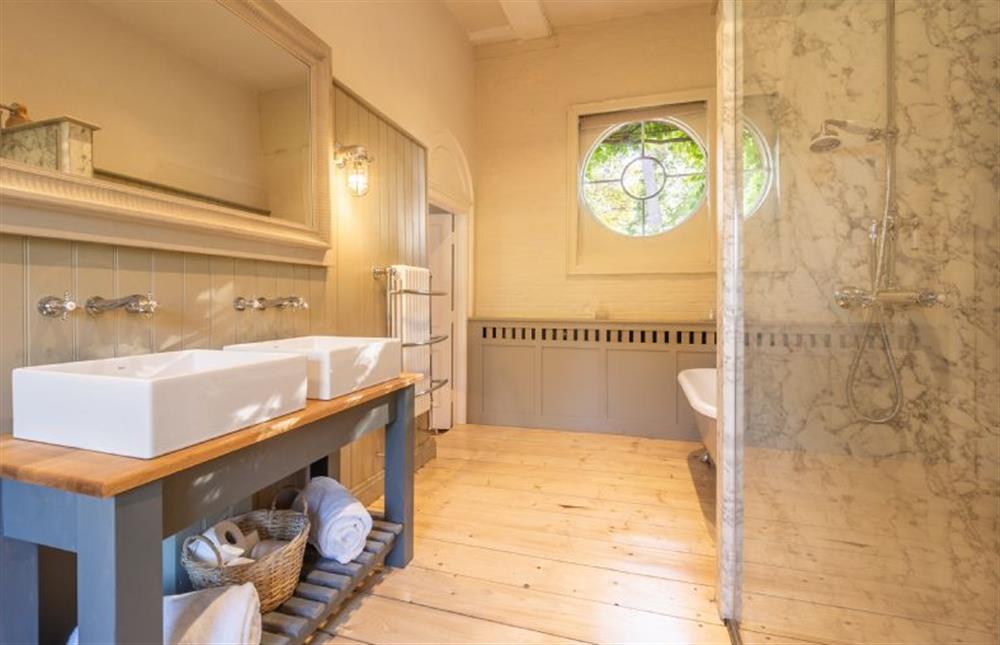 En-suite with twin wash basins and walk-in shower at Belchamp Hall Stables, Belchamp Walter