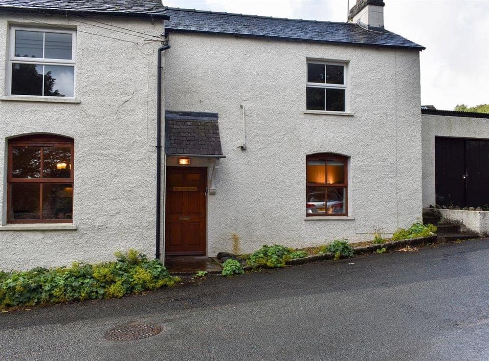 Spacious period apartment for 2 at Bell Hill Cottage in Lindale, near Grange-over-Sands, Cumbria