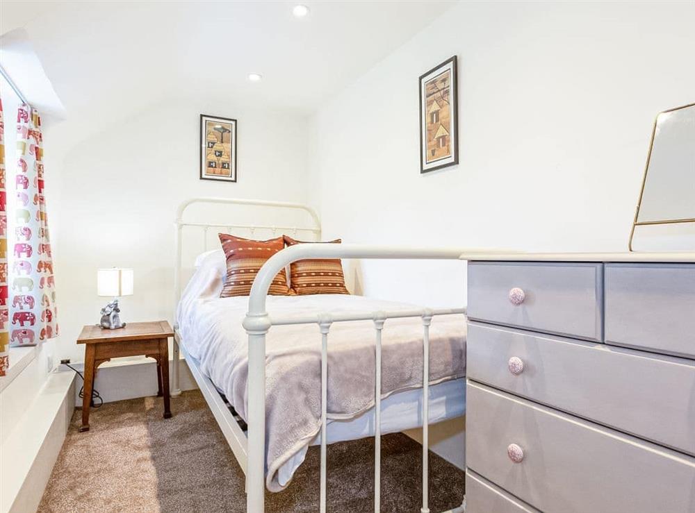 Single bedroom at Bellas Mouse in Penryn, Cornwall