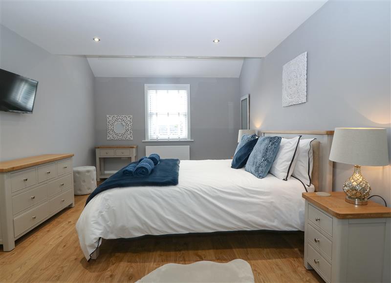 Bedroom (photo 3) at Belle View, Llaniestyn near Abersoch