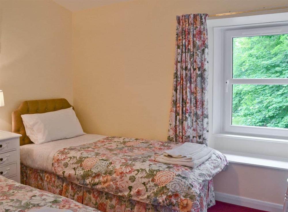 Airy twin bedroom at Bellegrove Cottage in Watermillock, Ullswater, Cumbria