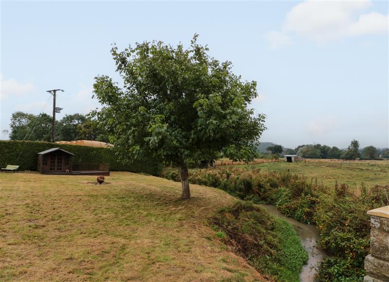 The setting around Bellmanear Farm Cottage