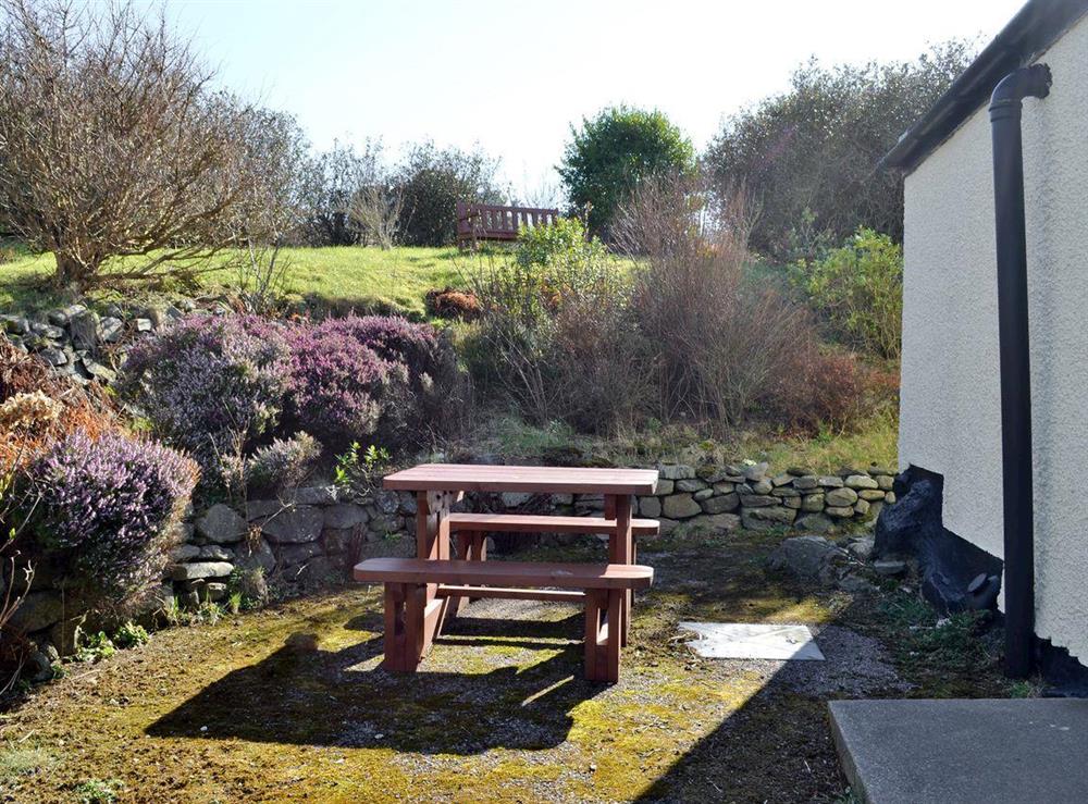 Sitting out area at Belloch Cottage in Glenbarr, near Campbeltown, Argyll