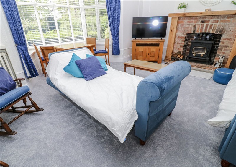 Enjoy the living room (photo 2) at Bentfield House, Rotherham near Whiston